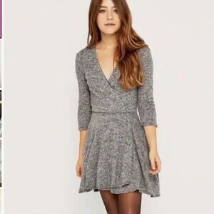 NWT Kimchi Blue UO heathered grey long sleeve faux wrap v-neck casual mini dress